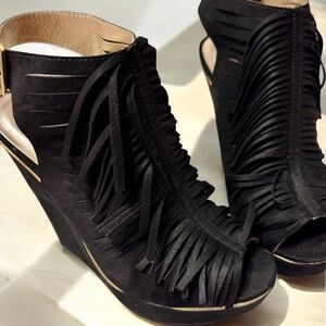 Qupid black fringe wedge - never worn size 8 - NWOT